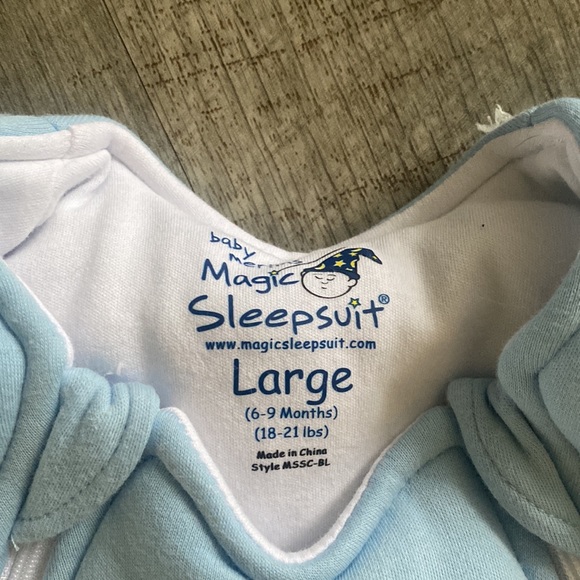 BABY Merlin Magic Sleepsuit NWOT 6-9m. Washed but never worn - Picture 3 of 9